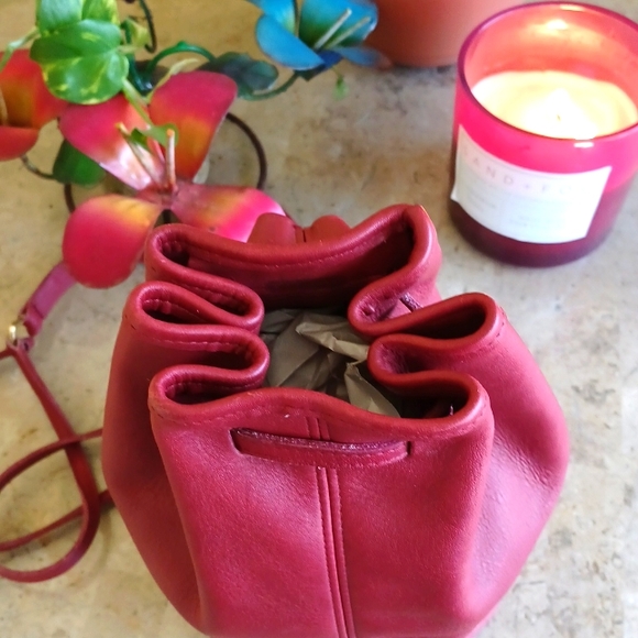 RED 1996 VINTAGE COACH BIXBY SLING BAG - Picture 7 of 16